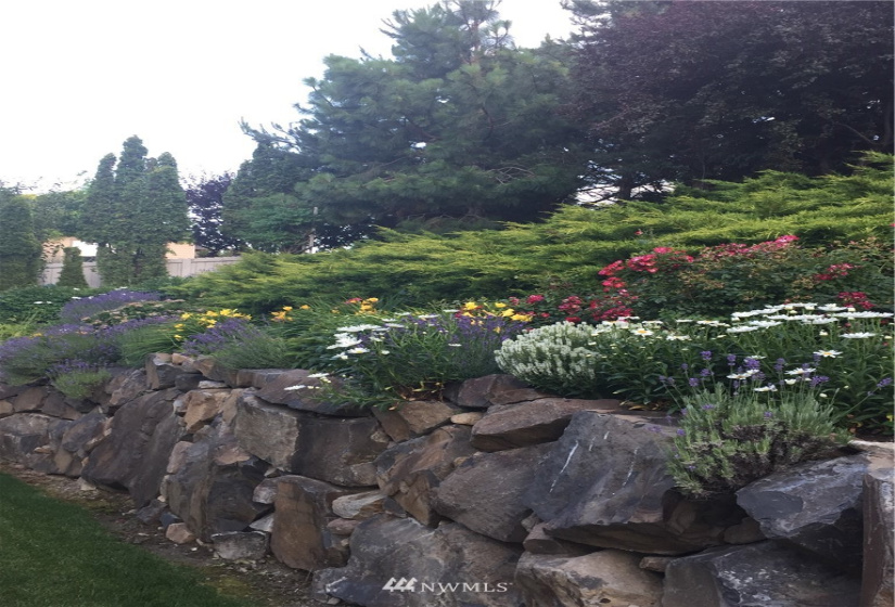 2075 Broadcrest, Wenatchee, Washington 98801, 4 Bedrooms Bedrooms, ,3 BathroomsBathrooms,Residential,For Sale,Broadview,Broadcrest,NWM1880785