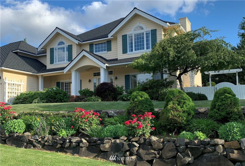 2075 Broadcrest, Wenatchee, Washington 98801, 4 Bedrooms Bedrooms, ,3 BathroomsBathrooms,Residential,For Sale,Broadview,Broadcrest,NWM1880785