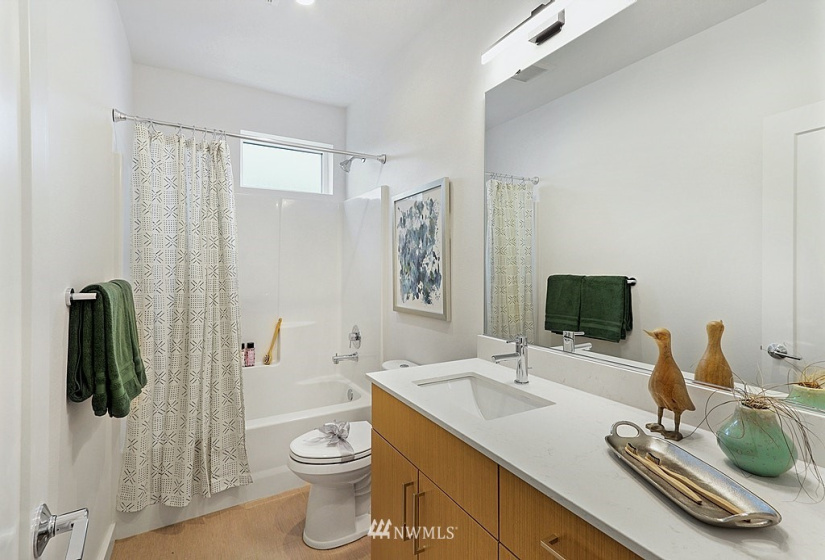 2011 25th, Seattle, Washington 98144, 2 Bedrooms Bedrooms, ,1 BathroomBathrooms,Residential,For Sale,JOYA,25th,NWM1880854