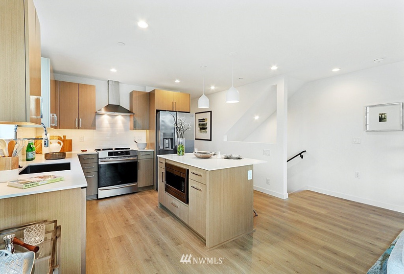 2011 25th, Seattle, Washington 98144, 2 Bedrooms Bedrooms, ,1 BathroomBathrooms,Residential,For Sale,JOYA,25th,NWM1880854