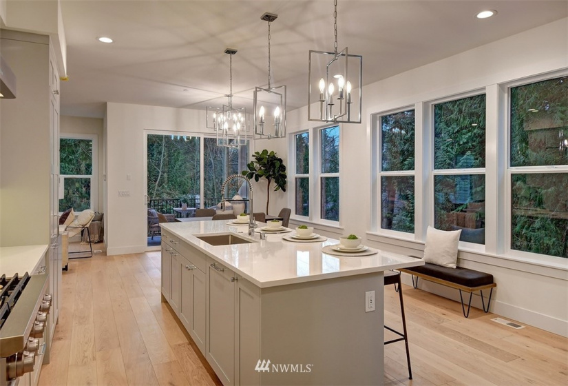 12105 105th, Kirkland, Washington 98033, 4 Bedrooms Bedrooms, ,2 BathroomsBathrooms,Residential,For Sale,Laredo,105th,NWM1880532