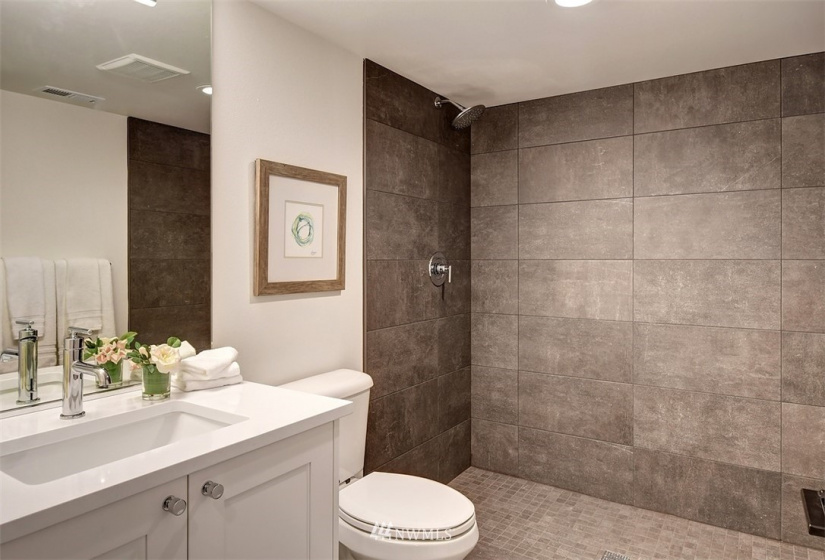 12105 105th, Kirkland, Washington 98033, 4 Bedrooms Bedrooms, ,2 BathroomsBathrooms,Residential,For Sale,Laredo,105th,NWM1880532