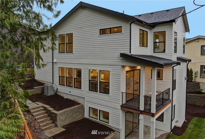 12105 105th, Kirkland, Washington 98033, 4 Bedrooms Bedrooms, ,2 BathroomsBathrooms,Residential,For Sale,Laredo,105th,NWM1880532