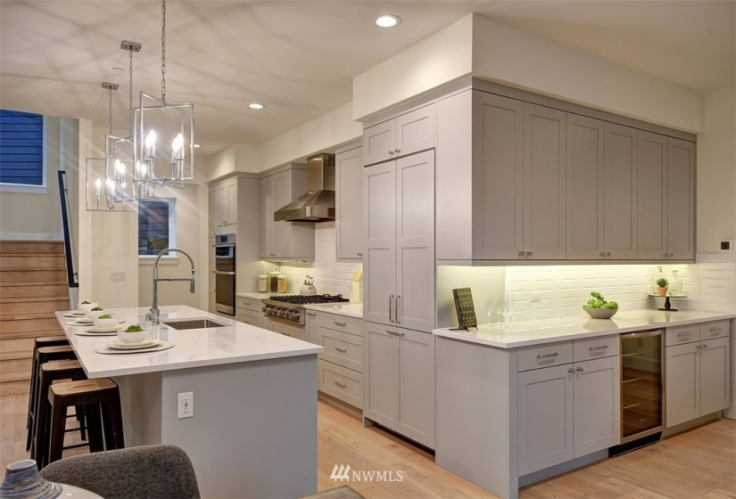 12105 105th, Kirkland, Washington 98033, 4 Bedrooms Bedrooms, ,2 BathroomsBathrooms,Residential,For Sale,Laredo,105th,NWM1880532