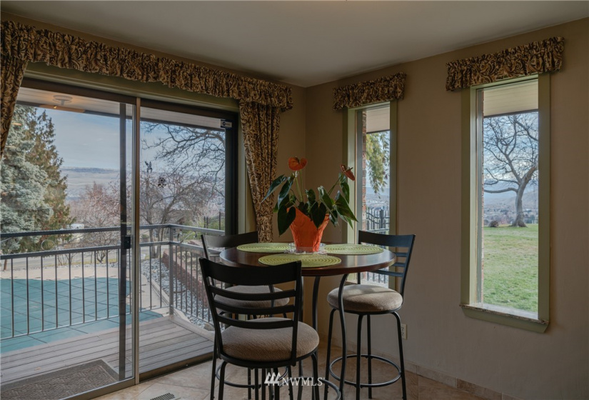 1701 Skyline, Wenatchee, Washington 98801, 3 Bedrooms Bedrooms, ,1 BathroomBathrooms,Residential,For Sale,Skyline,NWM1880850