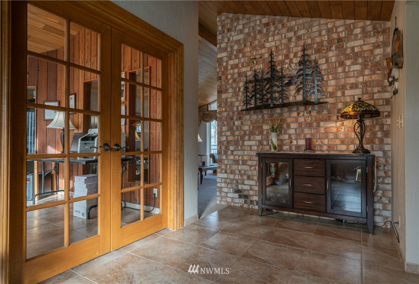 1701 Skyline, Wenatchee, Washington 98801, 3 Bedrooms Bedrooms, ,1 BathroomBathrooms,Residential,For Sale,Skyline,NWM1880850