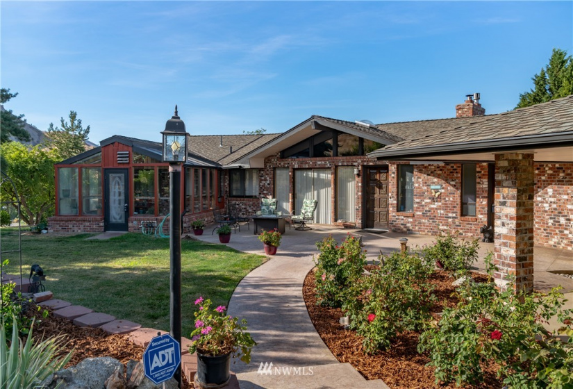 1701 Skyline, Wenatchee, Washington 98801, 3 Bedrooms Bedrooms, ,1 BathroomBathrooms,Residential,For Sale,Skyline,NWM1880850