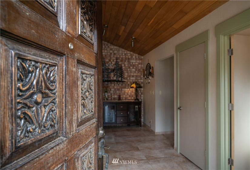 1701 Skyline, Wenatchee, Washington 98801, 3 Bedrooms Bedrooms, ,1 BathroomBathrooms,Residential,For Sale,Skyline,NWM1880850