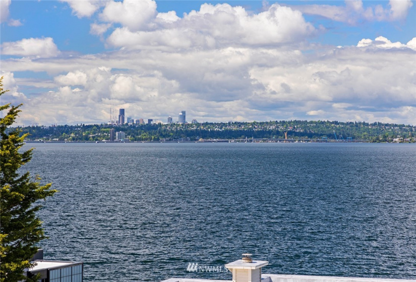 225 2nd, Kirkland, Washington 98033, 2 Bedrooms Bedrooms, ,1 BathroomBathrooms,Residential,For Sale,Marina Pointe,2nd,NWM1877764