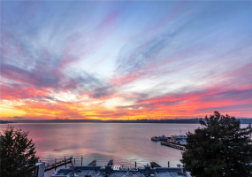 225 2nd, Kirkland, Washington 98033, 2 Bedrooms Bedrooms, ,1 BathroomBathrooms,Residential,For Sale,Marina Pointe,2nd,NWM1877764