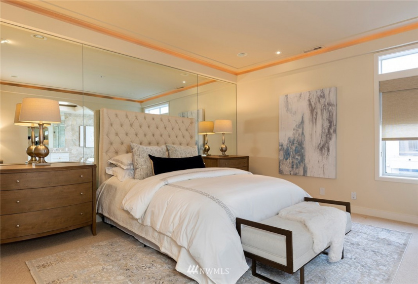 225 2nd, Kirkland, Washington 98033, 2 Bedrooms Bedrooms, ,1 BathroomBathrooms,Residential,For Sale,Marina Pointe,2nd,NWM1877764