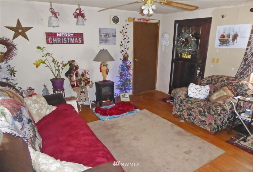 111 Grand, Electric City, Washington 99123, 2 Bedrooms Bedrooms, ,1 BathroomBathrooms,Residential,For Sale,State,Grand,NWM1880887