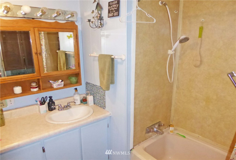 111 Grand, Electric City, Washington 99123, 2 Bedrooms Bedrooms, ,1 BathroomBathrooms,Residential,For Sale,State,Grand,NWM1880887