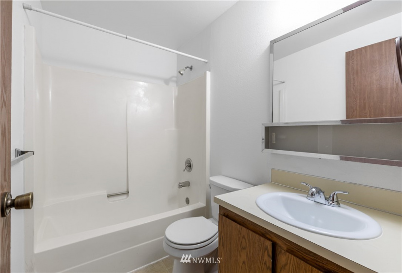 390 Izett, Oak Harbor, Washington 98277, 2 Bedrooms Bedrooms, ,Residential Lease,For Rent,Izett,NWM1880915