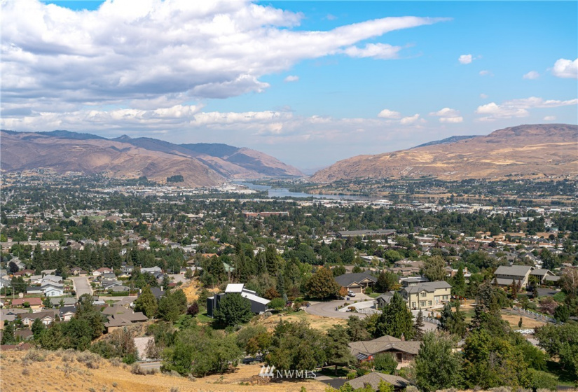 0 Skyline, Wenatchee, Washington 98801, ,Land,For Sale,Skyline,NWM1880921