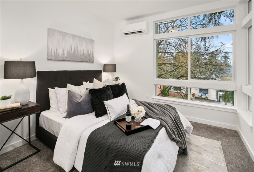 9413 A Roosevelt, Seattle, Washington 98115, 2 Bedrooms Bedrooms, ,Residential,For Sale,Roosevelt,NWM1879636