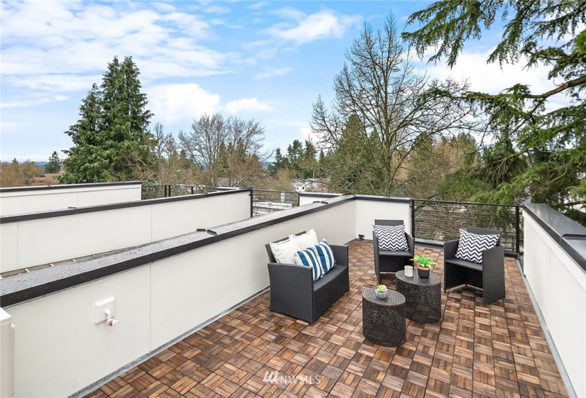 9413 A Roosevelt, Seattle, Washington 98115, 2 Bedrooms Bedrooms, ,Residential,For Sale,Roosevelt,NWM1879636