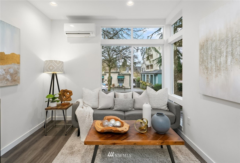 9413 A Roosevelt, Seattle, Washington 98115, 2 Bedrooms Bedrooms, ,Residential,For Sale,Roosevelt,NWM1879636