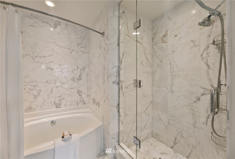 737 Olive, Seattle, Washington 98101, 2 Bedrooms Bedrooms, ,2 BathroomsBathrooms,Residential,For Sale,Olive 8,Olive,NWM1880975
