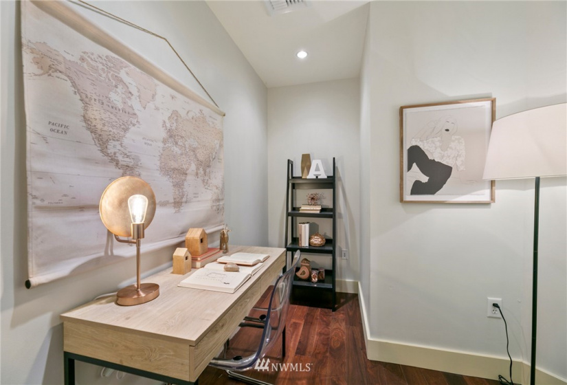 737 Olive, Seattle, Washington 98101, 2 Bedrooms Bedrooms, ,2 BathroomsBathrooms,Residential,For Sale,Olive 8,Olive,NWM1880975