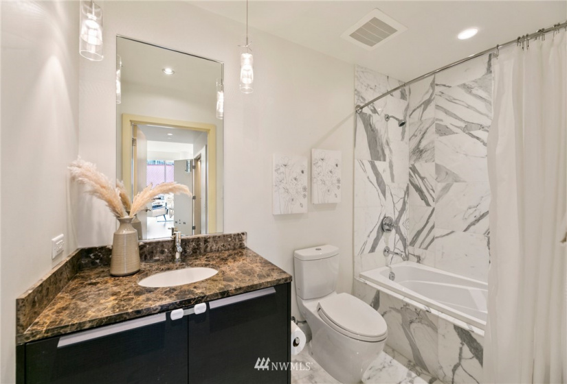 737 Olive, Seattle, Washington 98101, 2 Bedrooms Bedrooms, ,2 BathroomsBathrooms,Residential,For Sale,Olive 8,Olive,NWM1880975