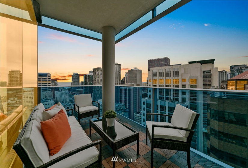 737 Olive, Seattle, Washington 98101, 2 Bedrooms Bedrooms, ,2 BathroomsBathrooms,Residential,For Sale,Olive 8,Olive,NWM1880975