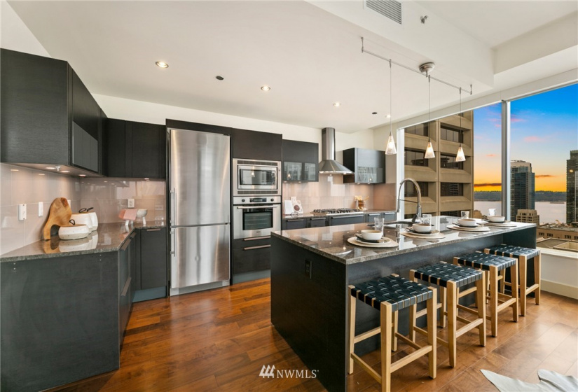 737 Olive, Seattle, Washington 98101, 2 Bedrooms Bedrooms, ,2 BathroomsBathrooms,Residential,For Sale,Olive 8,Olive,NWM1880975
