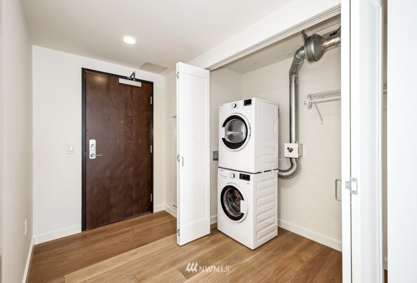 450 Main, Seattle, Washington 98104, 2 Bedrooms Bedrooms, ,1 BathroomBathrooms,Residential,For Sale,KODA Condominium,Main,NWM1876755