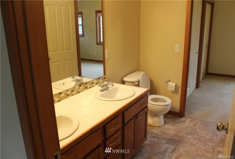 11310 8th, Seattle, Washington 98125, 3 Bedrooms Bedrooms, ,1 BathroomBathrooms,Residential Lease,For Rent,8th,NWM1881015