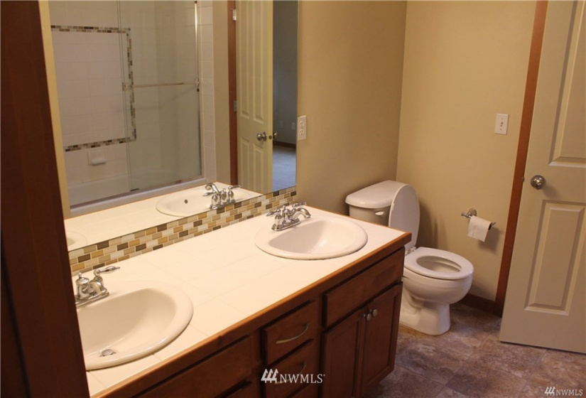 11310 8th, Seattle, Washington 98125, 3 Bedrooms Bedrooms, ,1 BathroomBathrooms,Residential Lease,For Rent,8th,NWM1881015