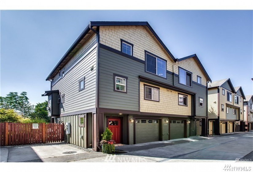 11310 8th, Seattle, Washington 98125, 3 Bedrooms Bedrooms, ,1 BathroomBathrooms,Residential Lease,For Rent,8th,NWM1881015