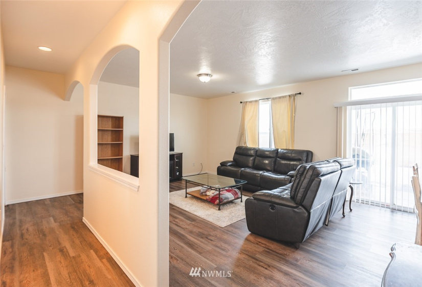 1704 Truman, Moses Lake, Washington 98837, 4 Bedrooms Bedrooms, ,2 BathroomsBathrooms,Residential,For Sale,Crossroads Phase 3,Truman,NWM1880808