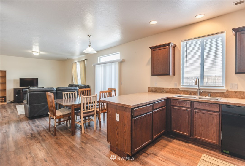 1704 Truman, Moses Lake, Washington 98837, 4 Bedrooms Bedrooms, ,2 BathroomsBathrooms,Residential,For Sale,Crossroads Phase 3,Truman,NWM1880808