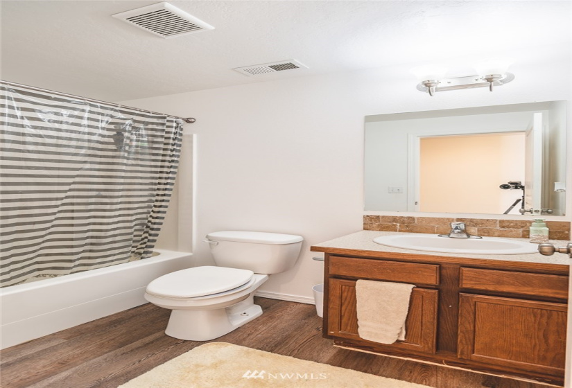 1704 Truman, Moses Lake, Washington 98837, 4 Bedrooms Bedrooms, ,2 BathroomsBathrooms,Residential,For Sale,Crossroads Phase 3,Truman,NWM1880808