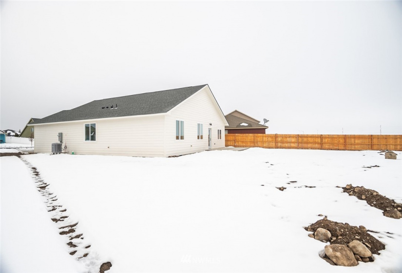 76 Parkside Loop, Ephrata, Washington 98823, 3 Bedrooms Bedrooms, ,2 BathroomsBathrooms,Residential,For Sale,Parkside Loop,NWM1880194