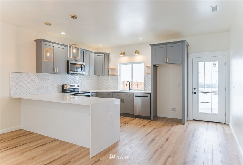 76 Parkside Loop, Ephrata, Washington 98823, 3 Bedrooms Bedrooms, ,2 BathroomsBathrooms,Residential,For Sale,Parkside Loop,NWM1880194