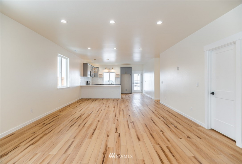 76 Parkside Loop, Ephrata, Washington 98823, 3 Bedrooms Bedrooms, ,2 BathroomsBathrooms,Residential,For Sale,Parkside Loop,NWM1880194