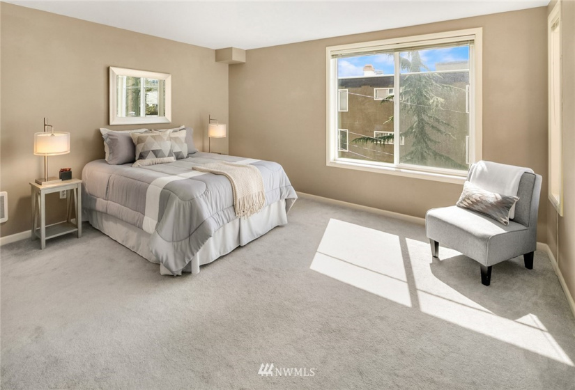 124 Bellevue, Seattle, Washington 98102, 2 Bedrooms Bedrooms, ,1 BathroomBathrooms,Residential,For Sale,Meritage Condominium,Bellevue,NWM1880993