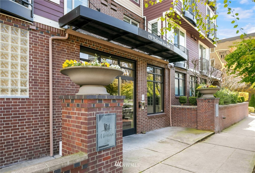 124 Bellevue, Seattle, Washington 98102, 2 Bedrooms Bedrooms, ,1 BathroomBathrooms,Residential,For Sale,Meritage Condominium,Bellevue,NWM1880993