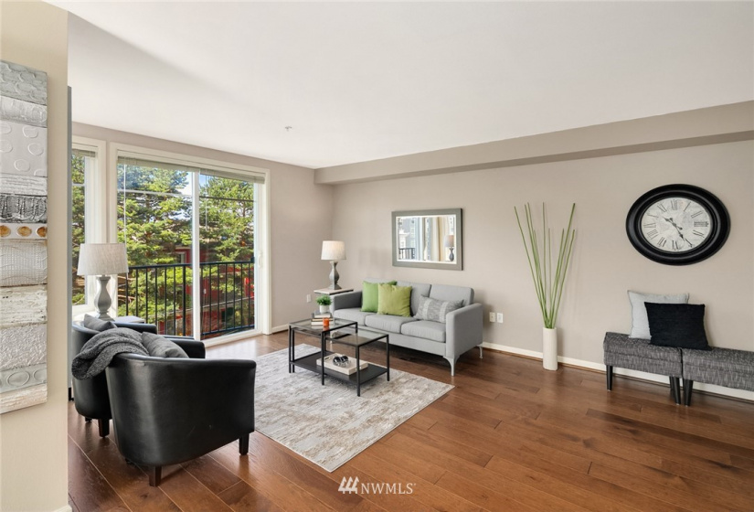 124 Bellevue, Seattle, Washington 98102, 2 Bedrooms Bedrooms, ,1 BathroomBathrooms,Residential,For Sale,Meritage Condominium,Bellevue,NWM1880993