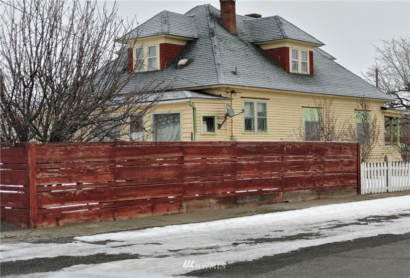 301 Division, Odessa, Washington 99159, 4 Bedrooms Bedrooms, ,2 BathroomsBathrooms,Residential,For Sale,Division,NWM1881050