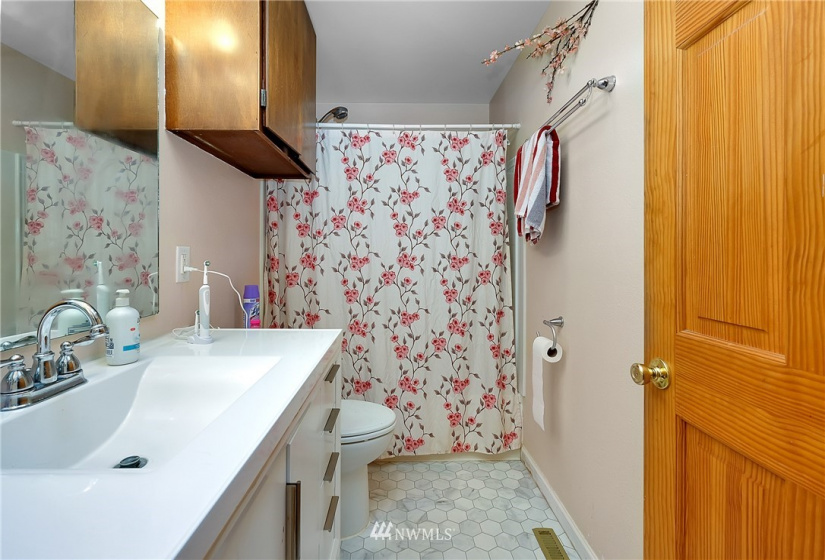 7741 Beacon, Bremerton, Washington 98311, 4 Bedrooms Bedrooms, ,2 BathroomsBathrooms,Residential,For Sale,Meadow Woods,Beacon,NWM1880751