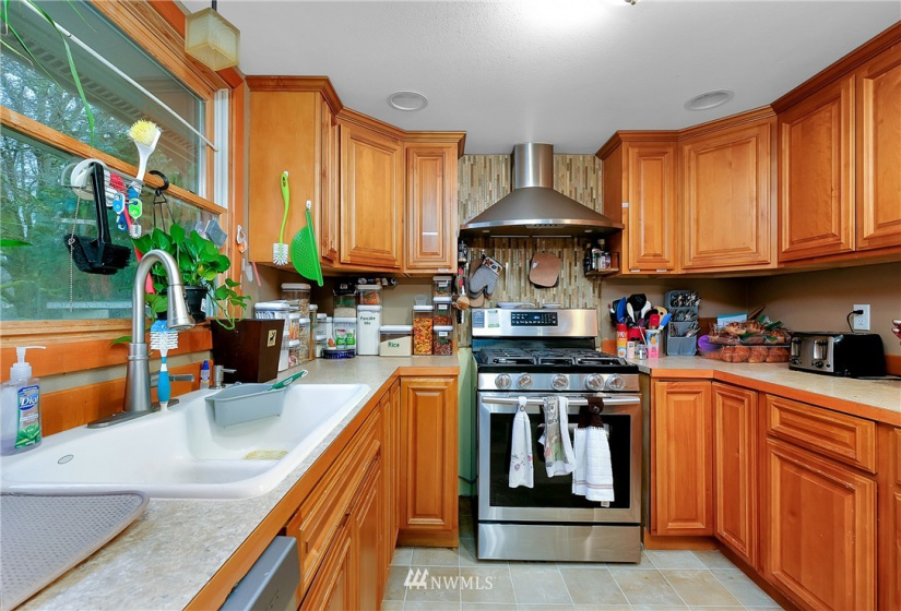 7741 Beacon, Bremerton, Washington 98311, 4 Bedrooms Bedrooms, ,2 BathroomsBathrooms,Residential,For Sale,Meadow Woods,Beacon,NWM1880751