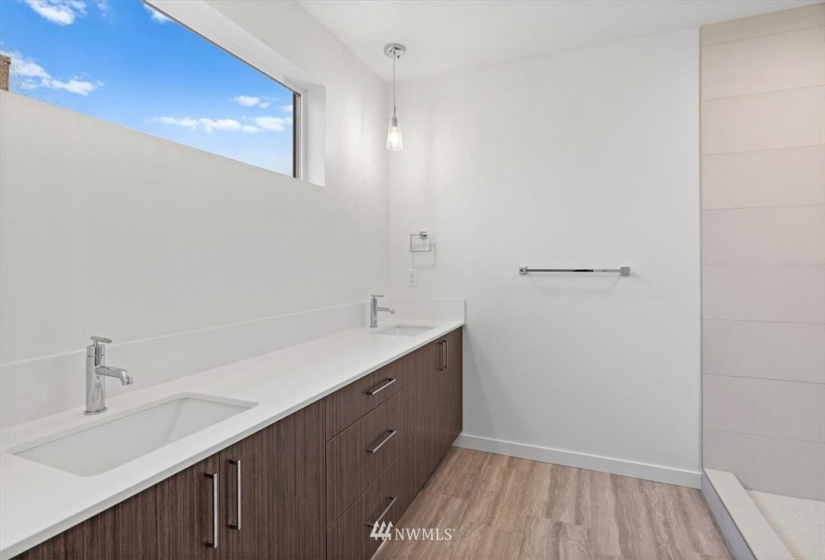 1000 112th, Seattle, Washington 98125, 3 Bedrooms Bedrooms, ,2 BathroomsBathrooms,Residential,For Sale,112th,NWM1881119