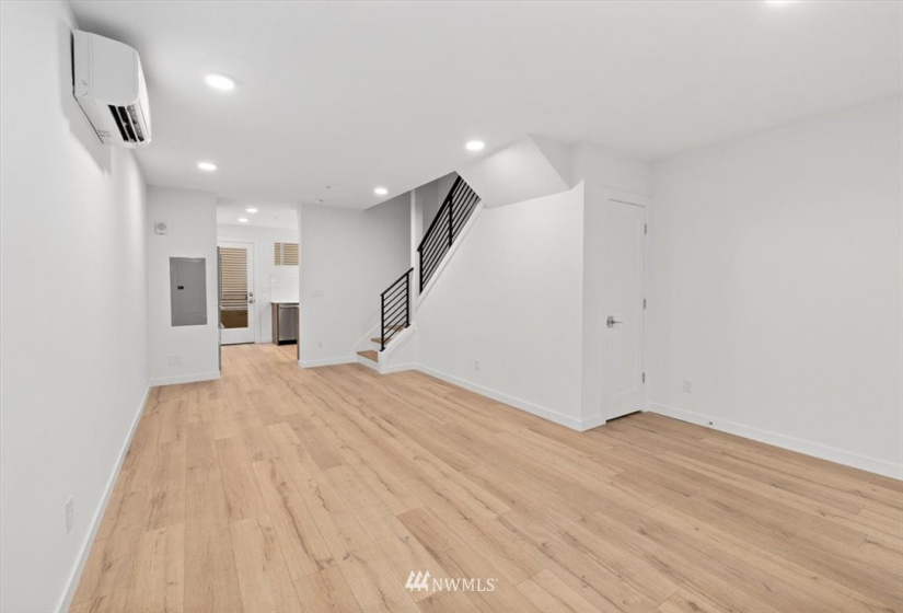 1000 112th, Seattle, Washington 98125, 3 Bedrooms Bedrooms, ,2 BathroomsBathrooms,Residential,For Sale,112th,NWM1881119