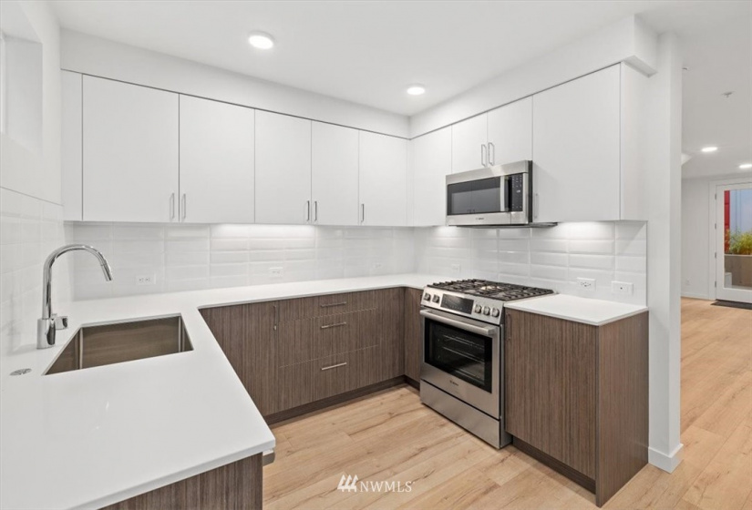 1000 112th, Seattle, Washington 98125, 3 Bedrooms Bedrooms, ,2 BathroomsBathrooms,Residential,For Sale,112th,NWM1881119