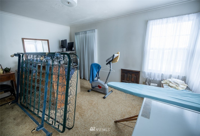 101 Birch, Omak, Washington 98841, ,Residential Income,For Sale,Birch,NWM1881078