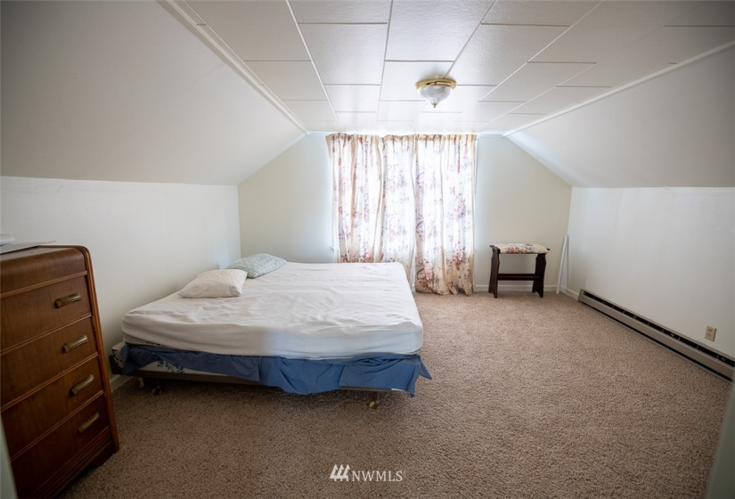 101 Birch, Omak, Washington 98841, ,Residential Income,For Sale,Birch,NWM1881078