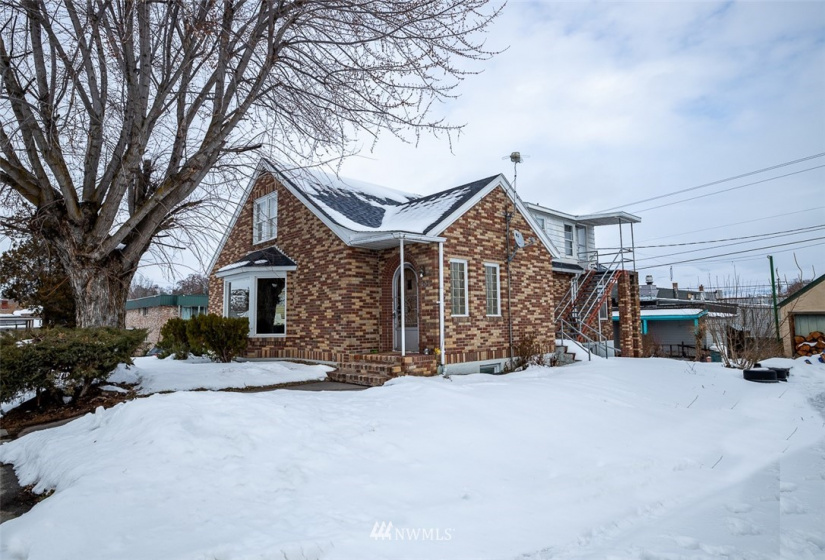 101 Birch, Omak, Washington 98841, ,Residential Income,For Sale,Birch,NWM1881078