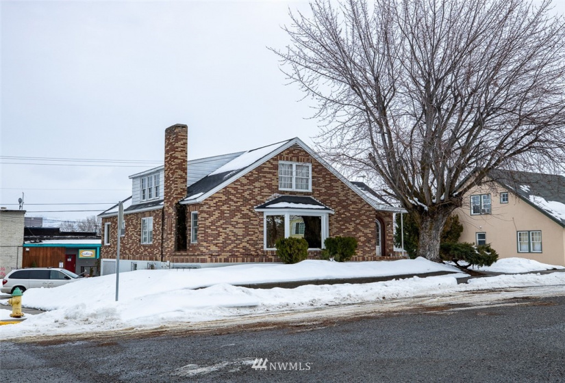 101 Birch, Omak, Washington 98841, ,Residential Income,For Sale,Birch,NWM1881078